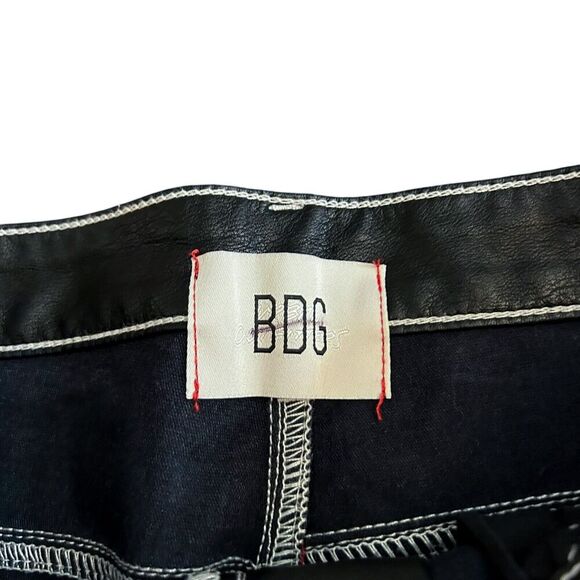 BDG Urban Outfitters High Rise Carpenter Size 24 Black Faux Leather Pants Vegan - Picture 7 of 10